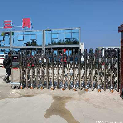 惠来龙江河赤吟水闸水电三局工地安装电动无轨伸缩门